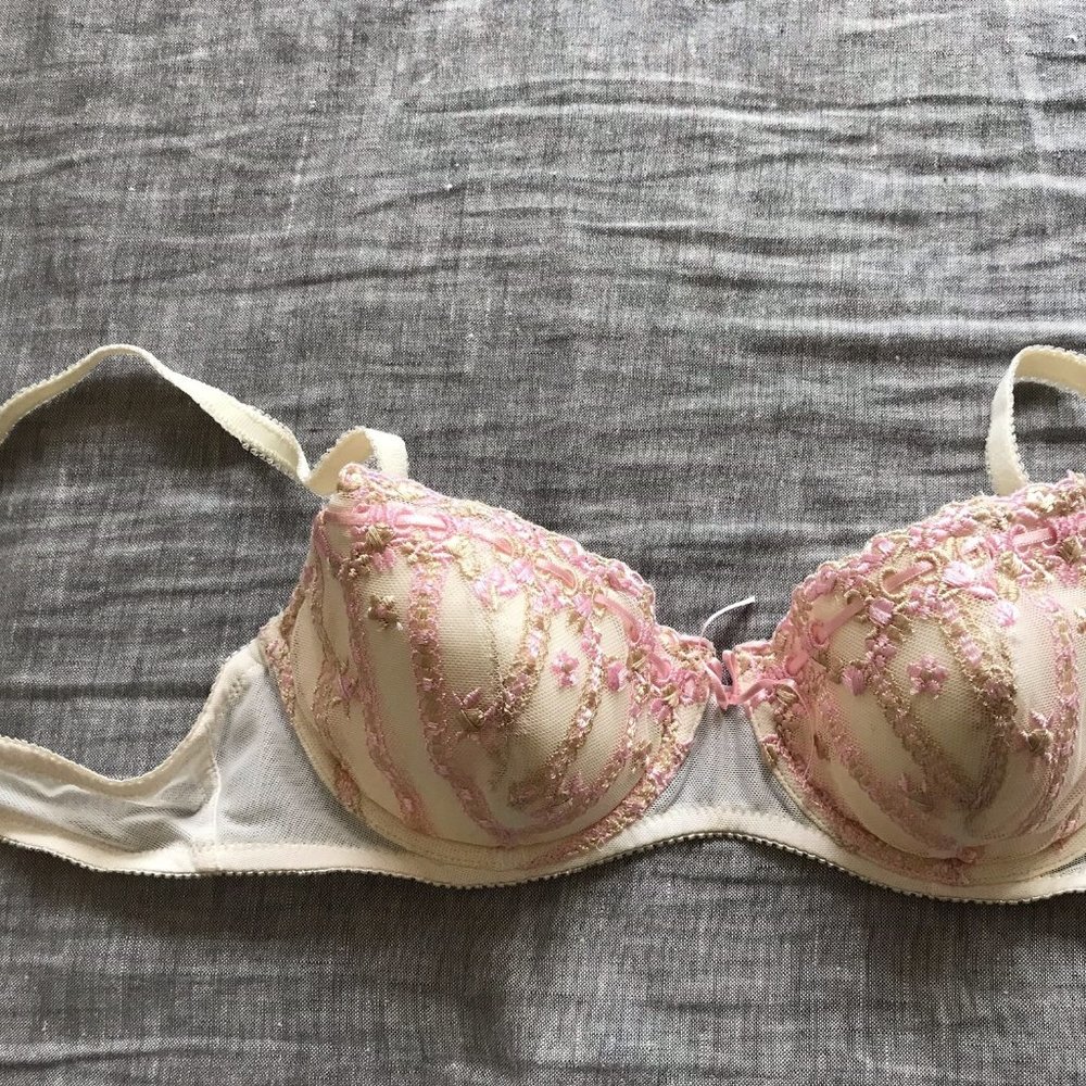 Beautiful bra - Picture 1 of 3